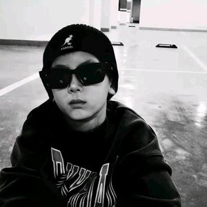 明天见！！！头像