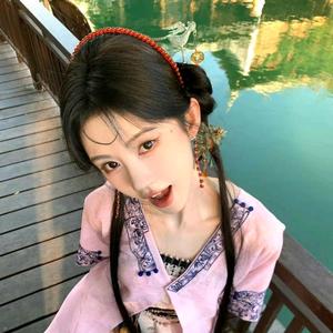 山黛粉的多多头像