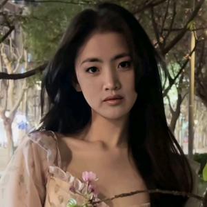 张轻语爱分享头像