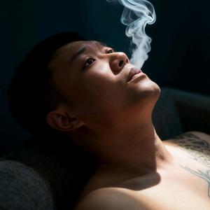 逆风翻盘（中国男孩在印尼）头像