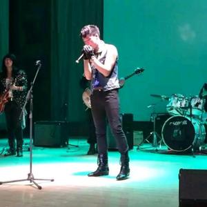 土逗🎸聊歌手（假期学生多，过后更新）头像