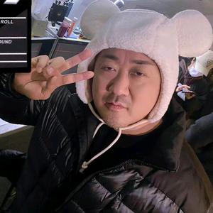 李百万万万万万头像