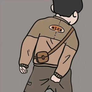 你好，何先生头像