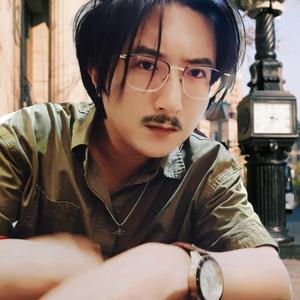 小凤老师头像