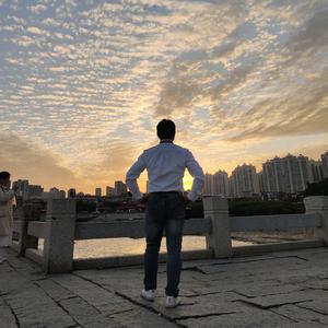 国叔（中年觉醒）头像