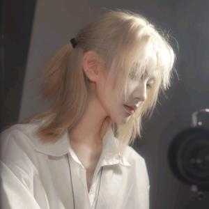 富加宫春月🌹头像