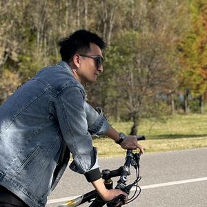 @悟【捌零后玩王者】头像