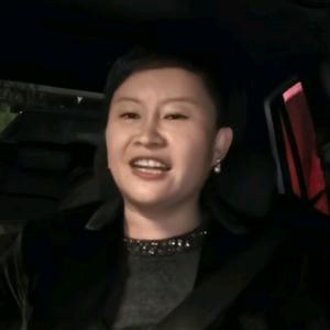 爱唱歌的氧气评姐头像