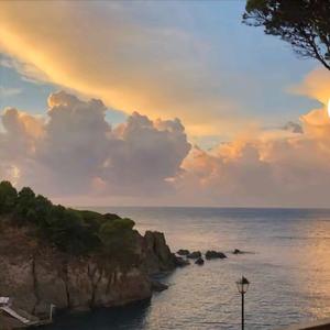 金梅时尚服装头像