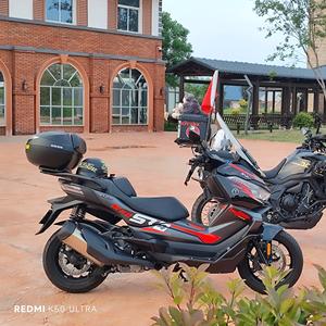 骑踏板的大叔头像