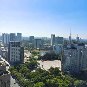 低调做事诚信于人。头像