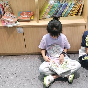 小诺米讲故事头像