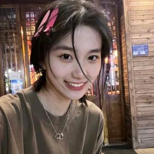 小熊爱睡觉ღ°头像