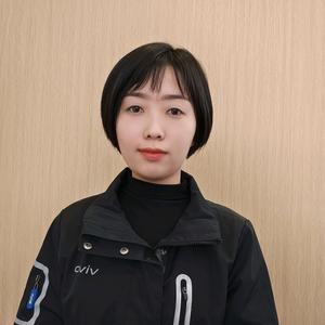 卖手机的小姐姐~玫儿头像