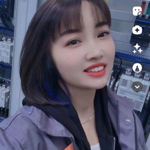 做配电柜的小姐姐头像