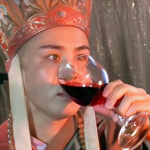 梅子爱追剧头像