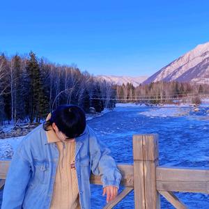 你的雪搭子小泽头像