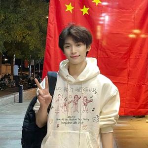 不想上班😩（见过梓渝版）头像