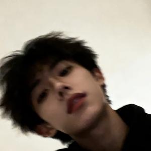 Yyyyo🍔ྀི⁶⁰⁹头像