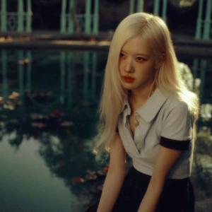 别舔哥的泪头像