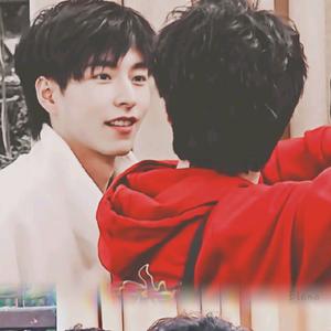 唯唯“ψ(｀∇´)ψ头像