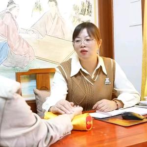 疑难捕手李海芬头像