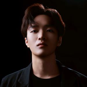 产品摄影师鹿仔【失业求生版】头像