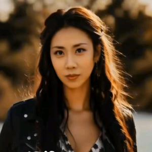 👑金宝姐🌹请关注～头像