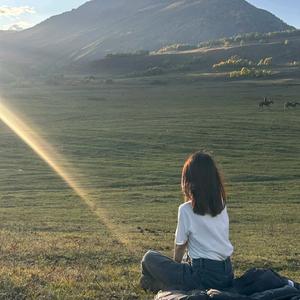 𝒴𝒶𝓃ℊ ᥫᩣ头像