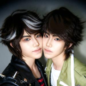 开水白瑭、⁸⁸⁰⁸⁰（求固搭版）头像