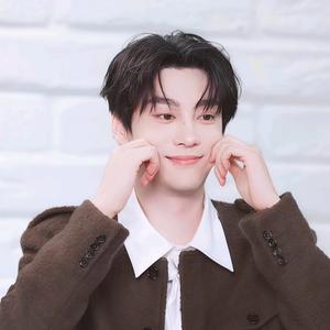 田田臭屁小狗头像