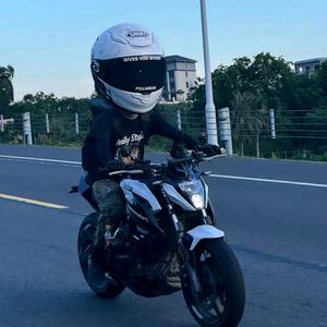 不喝奶茶就会死头像