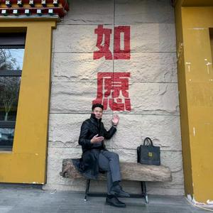 @中财冯小刚头像