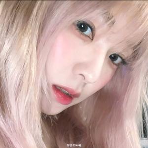 李沈沈李.ଓ头像