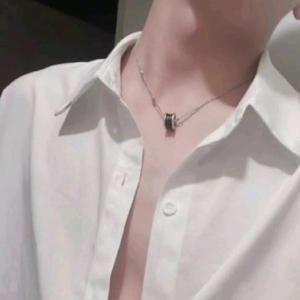 白瑞猴子腚红头像