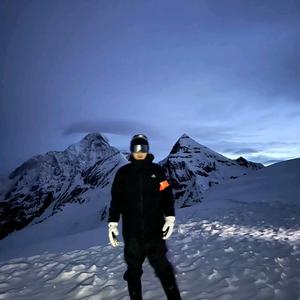 屿林涧-山狗（雪山领队）头像