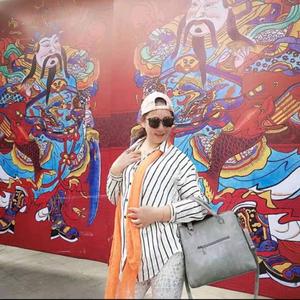 开心老姐莉莎头像