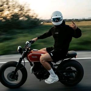 霸道女总裁爱上修摩托车小亮头像