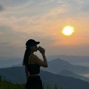 粉色星空少女头像