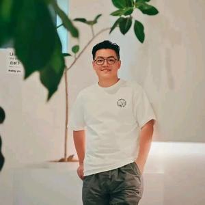 昆明冲哥说媒头像