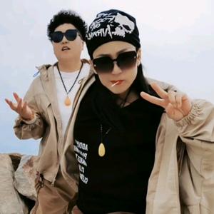 君临天下.李头像