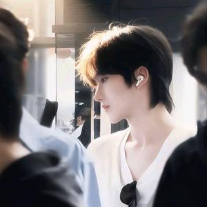 星邱🦋奖励🐰好事花生🌸头像