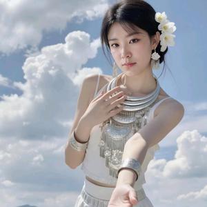 依依是草莓味的哦头像