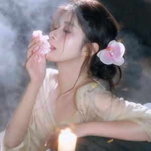 草莓很甜啊头像