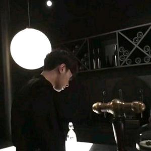 孤心难腐ლ头像