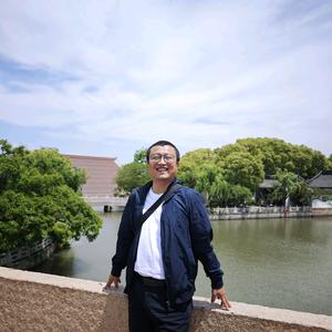 罗辑观世界头像
