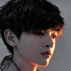 小万（重生版）头像