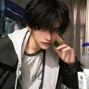 无风不散ˣ头像