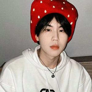 姜逗红织绿头像