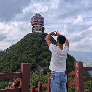 我是单身小哥哥l头像